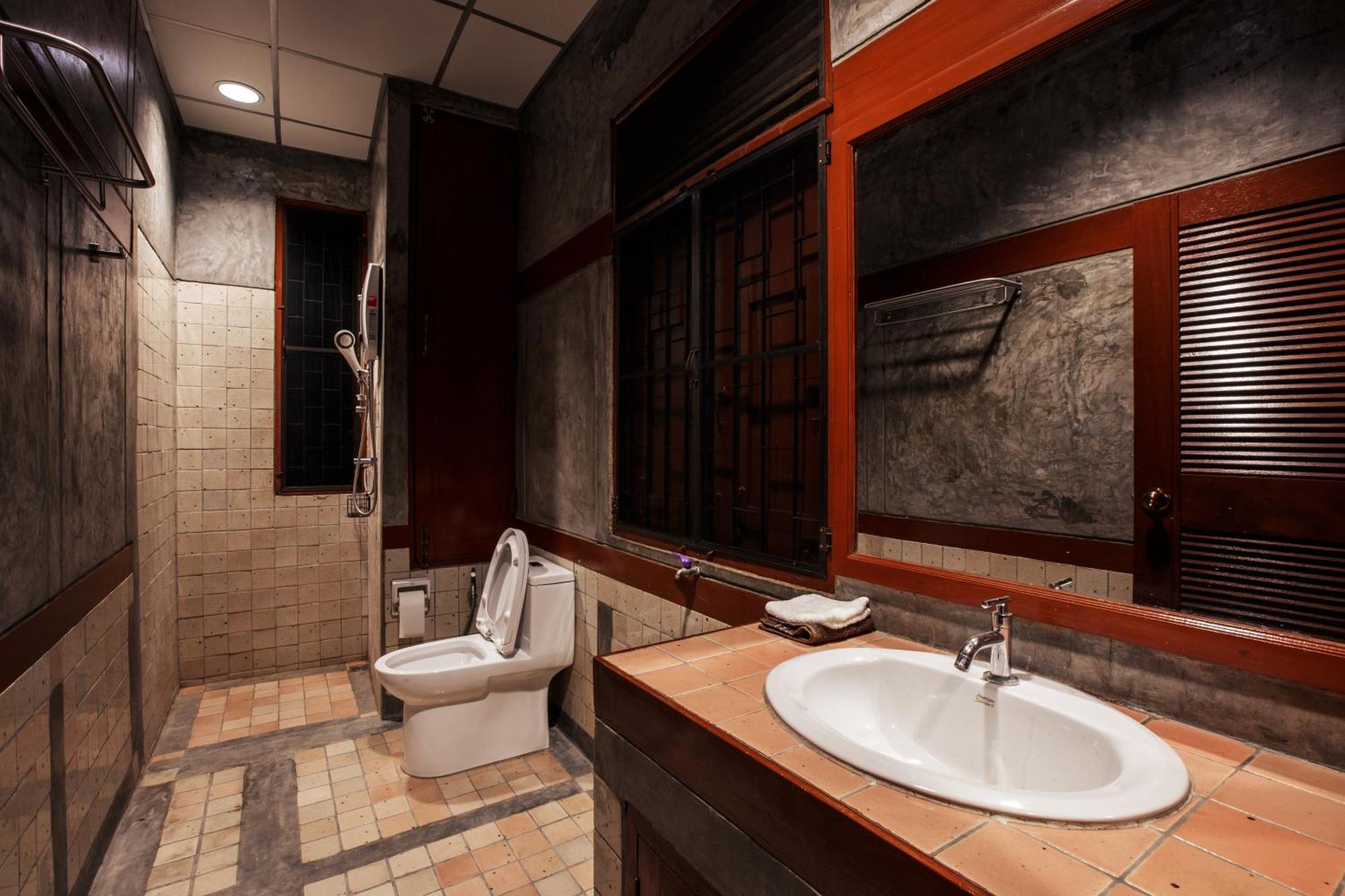 Hotel Fong Lee Cc Lampang Esterno foto